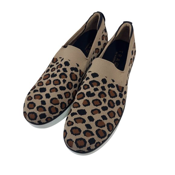 Traq by Alegria Mystic Womens Slip-On Leopard Print Slip On Shoes Size 41 - Picture 3 of 16